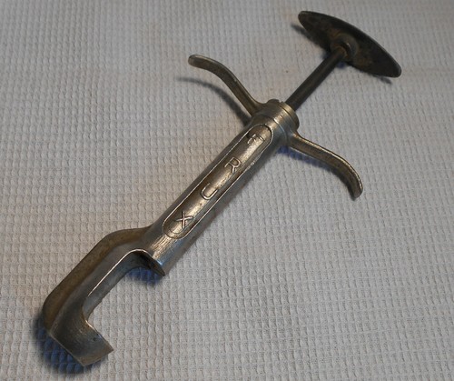 Ancien pistolet denoyauteur - pistolet,