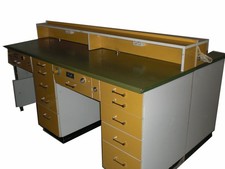 Freuding table de laboratoire