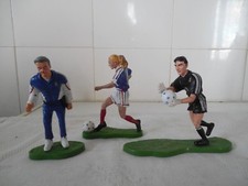 3 FOOTBALLEURS FIGURINES