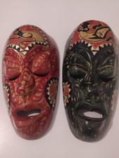 Lot de 2 masques décoratifs en bois peint-Artisanat Indonésie/Bali-deco ethnique