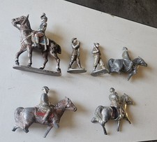 Lot anciennes figurines en plomb Soldats Cavaliers Chevaux Collection militaria