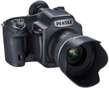 Appareil photo numérique moyen format Pentax 645Z et deux objectifs