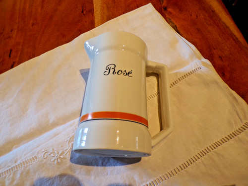 Pichet vin rosé en - à,