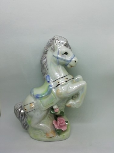 Cheval fleur en - à,