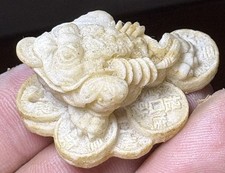 Pendentif Crapaud Chinois Porte Bonheur Pierre Reconstituée 