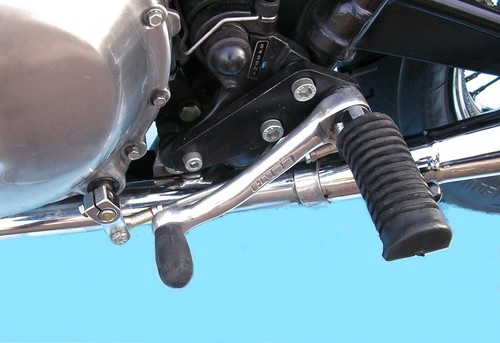 Triumph bonneville footrest - triumph,