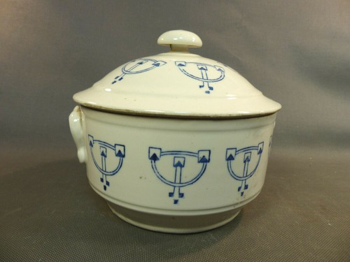 Ancienne petite soupière