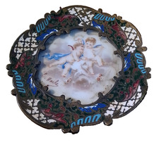 VIDE POCHE  EN BRONZE , EMAUX CLOISONNES STYLE SEVRES A DECOR DE PUTTI XIX SIGNE