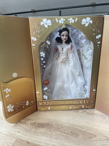 Poupée blanche neige - neige, disney