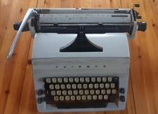 Machine à écrire Triumph Spécial années 60