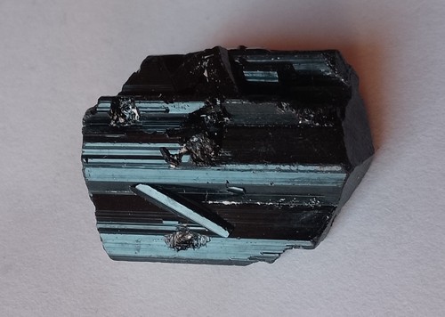 5.7gr 23x18x10mm tourmaline