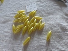 lot 25 perles en verre jaune