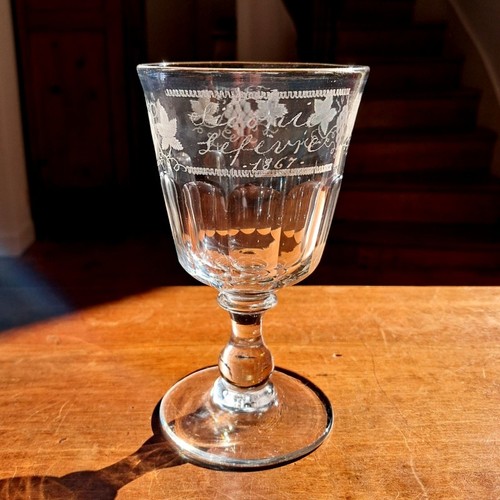 Verre daté patronymique
