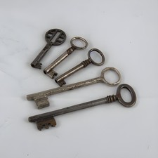 5 Clés Anciennes En Fonte