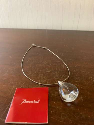 Collier psydéllic transparent
