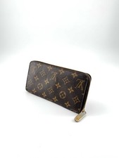 Louis Vuitton Zippy Wallet –
