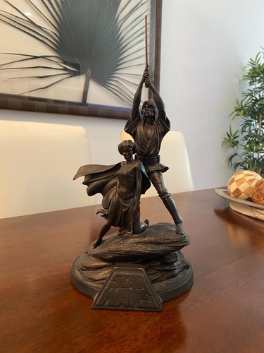 Statue 40e anniversaire de - statue,