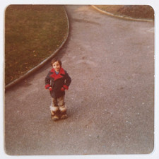 Garçon moonboots fourrure fashion mode - Photo vintage snapshot, Lyon 70's