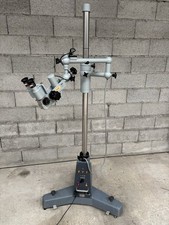 Microscope opératoire ZEISS OPMI 1/ Surgical microscope On Mobile Stand
