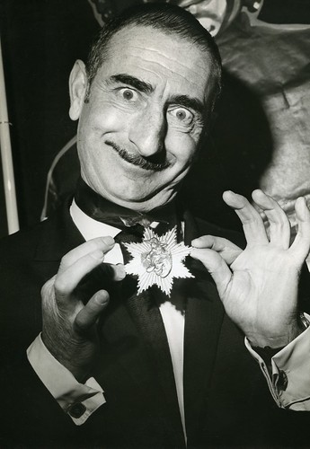 France music hall - circus, clown
