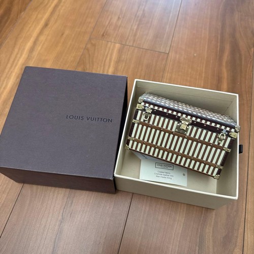 Louis vuitton malle - louis, courrier