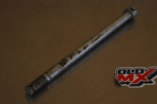 Axe de roue avant HONDA CB 125 K4