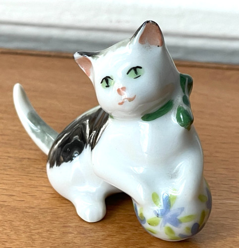 Très belle figurine chat - très,