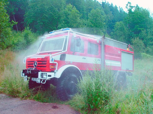 Cars 2000 mercedes benz - , unimog