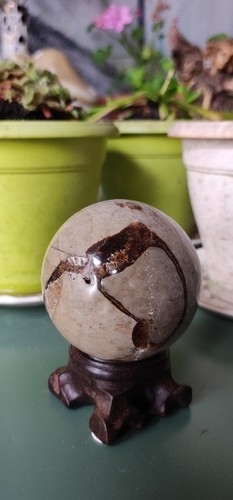 Sphère septaria avec - sphère,