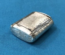 ancienne tabatière à tabac /