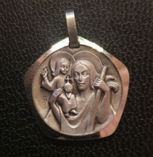 Médaille religieuse milieu