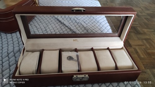 Boîte montres - à,
