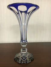 1 vase doublé bleu en cristal