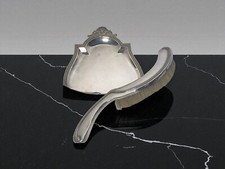 Arts de la table, pelle brosse