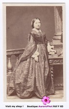 FEMME SECOND EMPIRE EN LONGUE