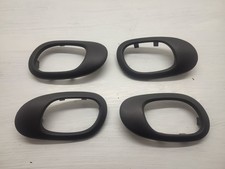 Contour de poignée intérieur pour peugeot 206 phase 1 essence de 1999