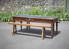 Table ferme ses 2 - et, bancs