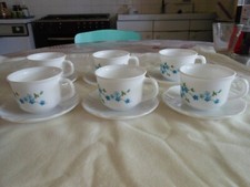 6 tasses à café et sous