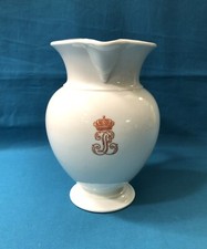pichet / verseuse LOUIS PHILIPPE porcelaine royale SEVRES signé CHATEAU TRIANON