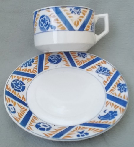 Ancienne tasse sous - sous,