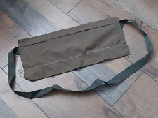 Une bandoulière porte chargeur tissu militaire FAMAS vide militaria.