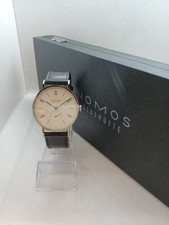 NOMOS TANGENTE