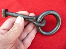 ancien anneau à visser en fer forgé art populaire suspension