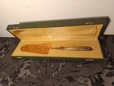 Pelle à tarte ajourée argent