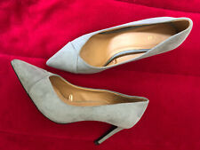 jolis escarpins daim gris ZARA taille 38 