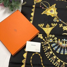 Foulard en soie HERMES Carre