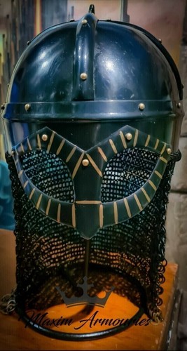 Casque viking médiéval fait