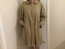 Superbe imperméable chaud de