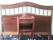 Encadrement de Lit 2 place plus table de chevet en noyer de France,140x190