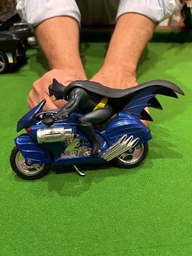 Batman batcycle 2000 - batman,